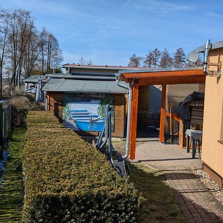 Ferienhäuser Golinski mit Kamin und umzäutem Grundstück am Neuendorfer See Alt Schadow Exterior foto