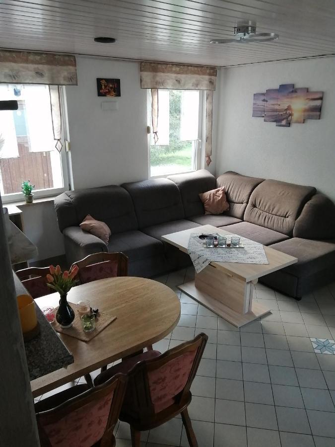 Ferienhäuser Golinski mit Kamin und umzäutem Grundstück am Neuendorfer See Alt Schadow Exterior foto