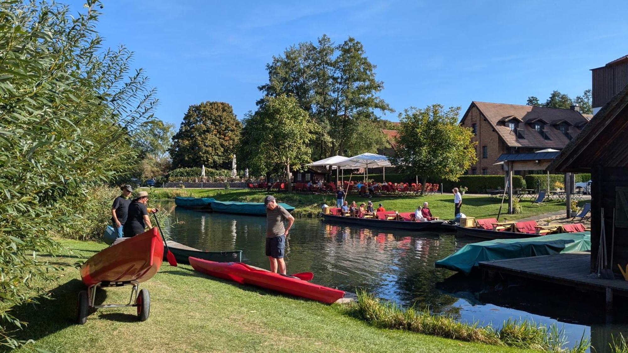 Ferienhäuser Golinski mit Kamin und umzäutem Grundstück am Neuendorfer See Alt Schadow Exterior foto