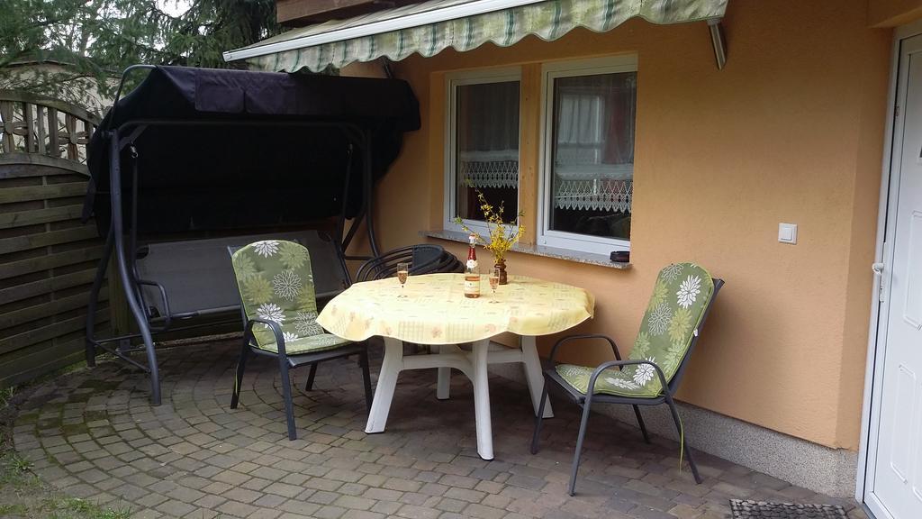 Ferienhäuser Golinski mit Kamin und umzäutem Grundstück am Neuendorfer See Alt Schadow Exterior foto