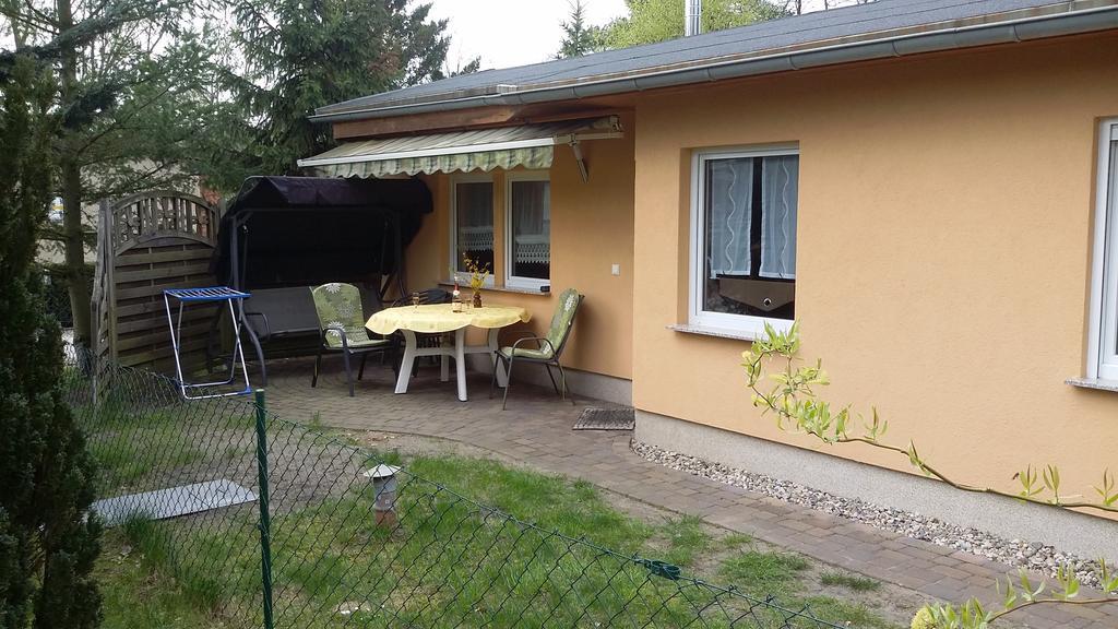 Ferienhäuser Golinski mit Kamin und umzäutem Grundstück am Neuendorfer See Alt Schadow Exterior foto