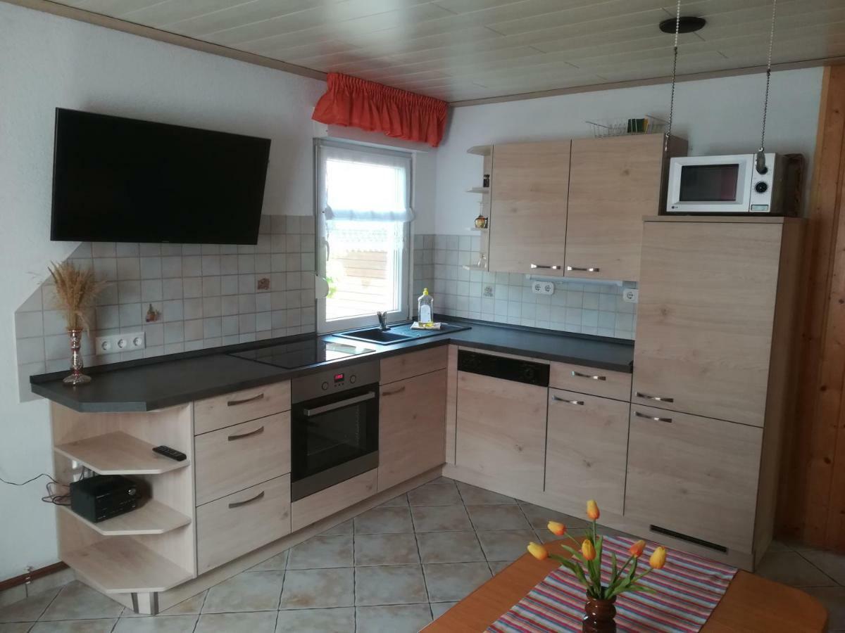 Ferienhäuser Golinski mit Kamin und umzäutem Grundstück am Neuendorfer See Alt Schadow Exterior foto