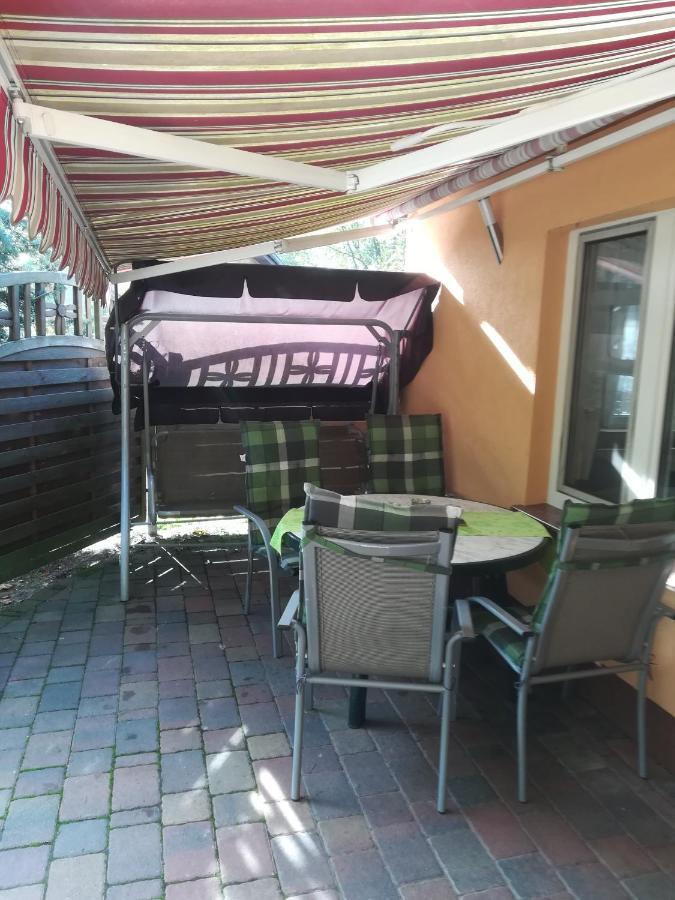 Ferienhäuser Golinski mit Kamin und umzäutem Grundstück am Neuendorfer See Alt Schadow Exterior foto